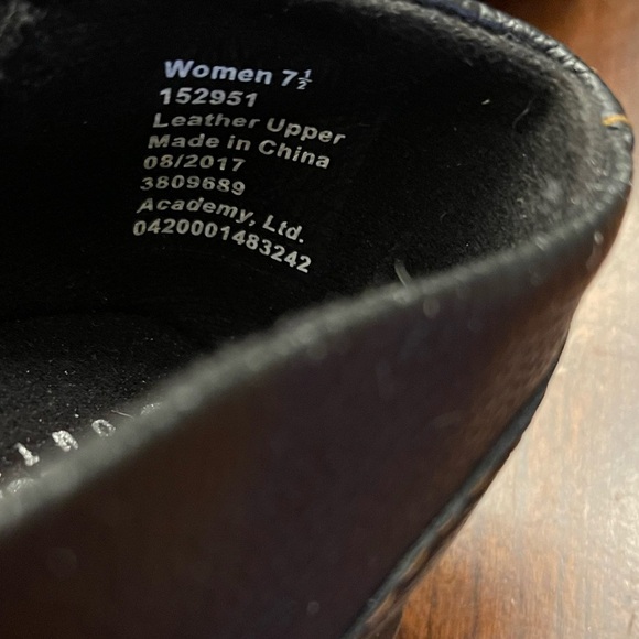 NWOT Magellan Outdoors Liesel Black Leather Slip-on Clogs - Picture 6 of 7